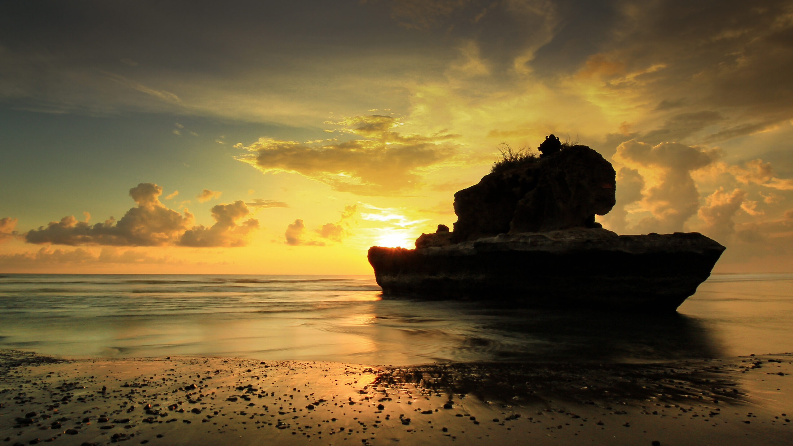 Sunset shoreline in Bali